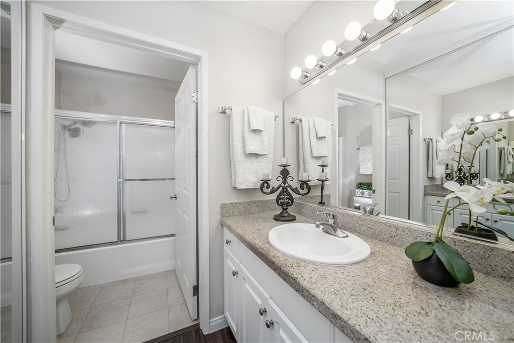 5535 Canoga Avenue 117