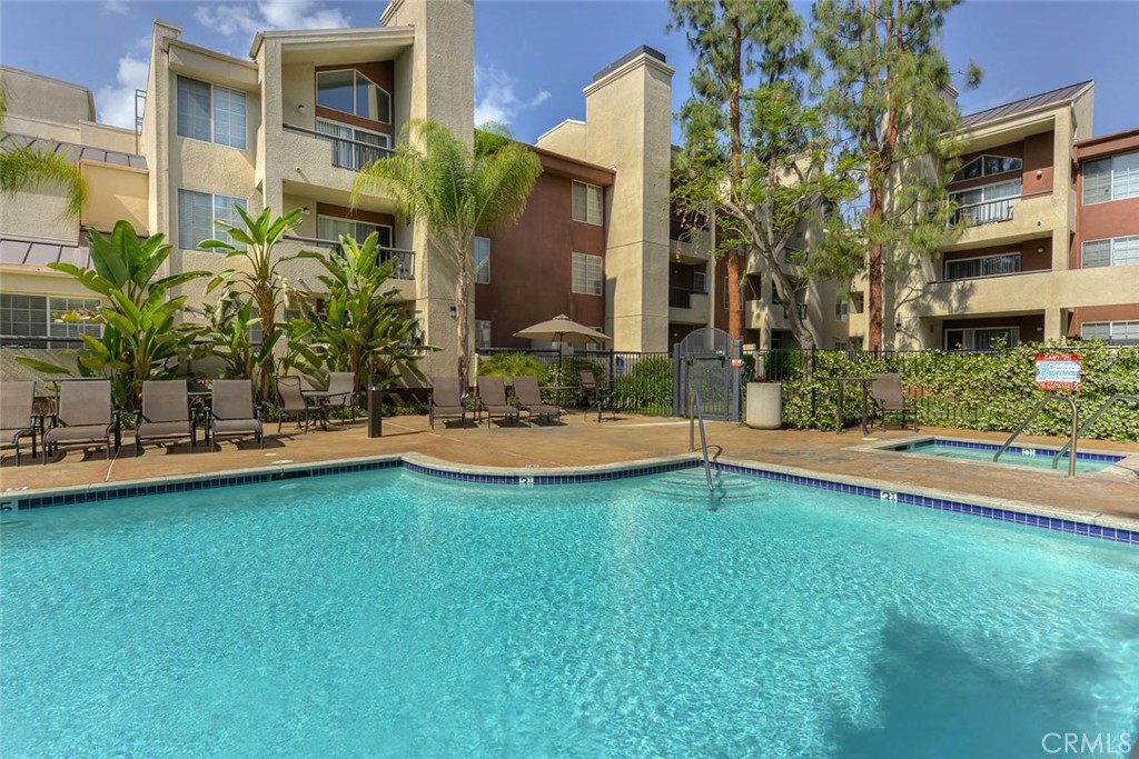 5535 Canoga Avenue 117