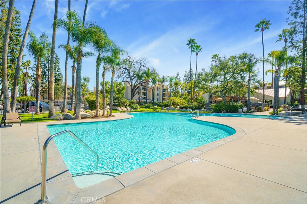 5535 Canoga Avenue 117