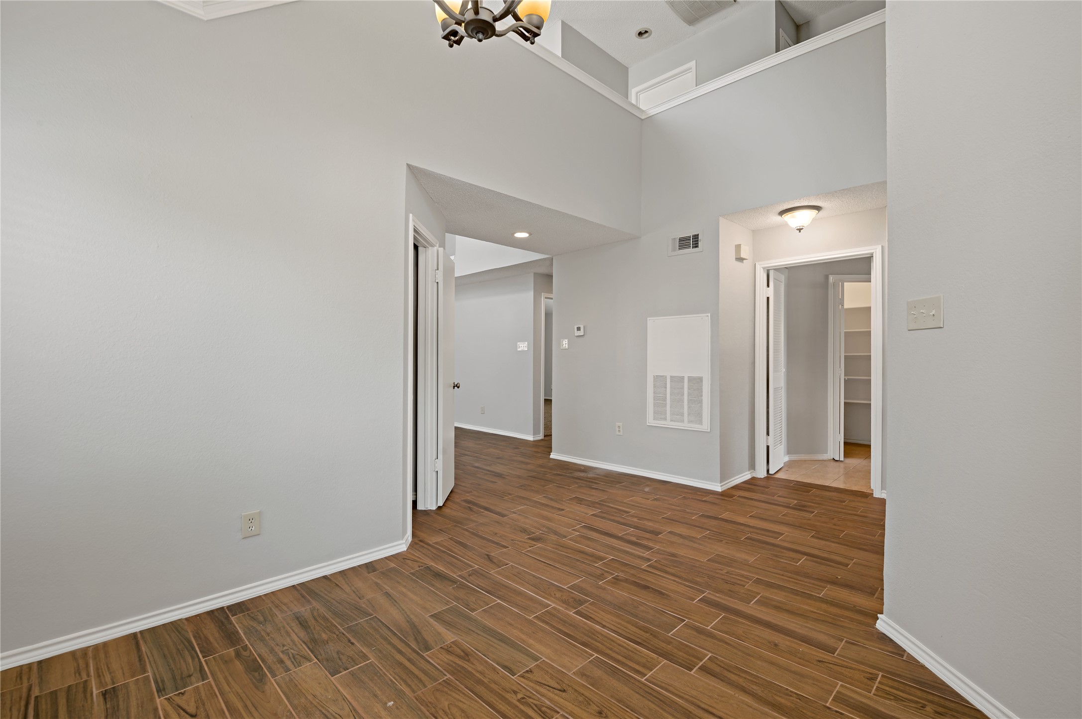 3800 Suffolk Lane