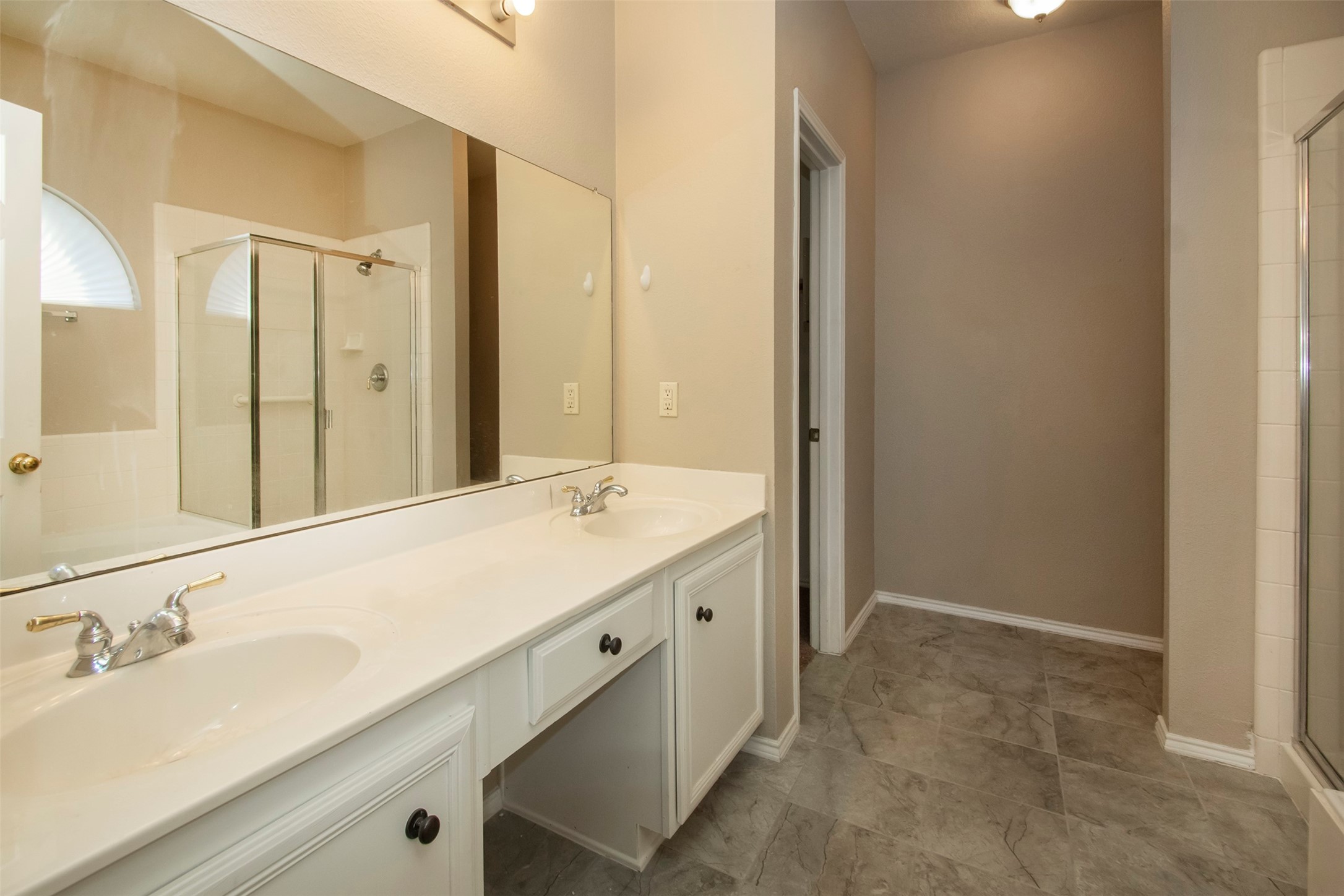 6604 Marquette Circle