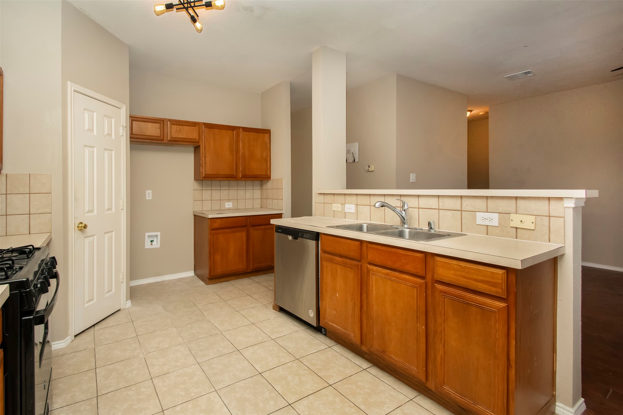 6604 Marquette Circle