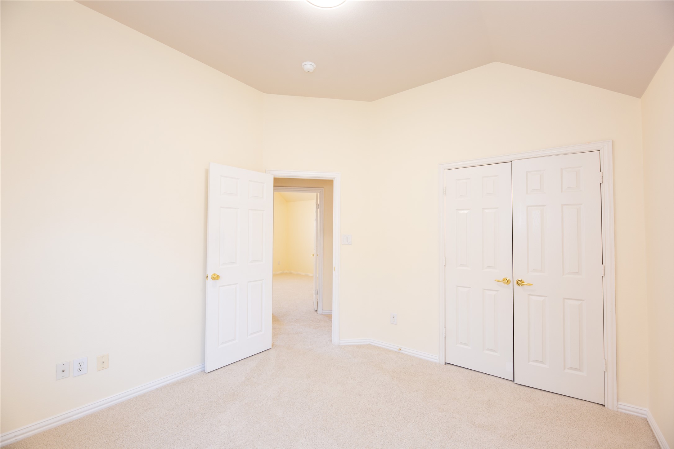 2033 Londonderry Drive