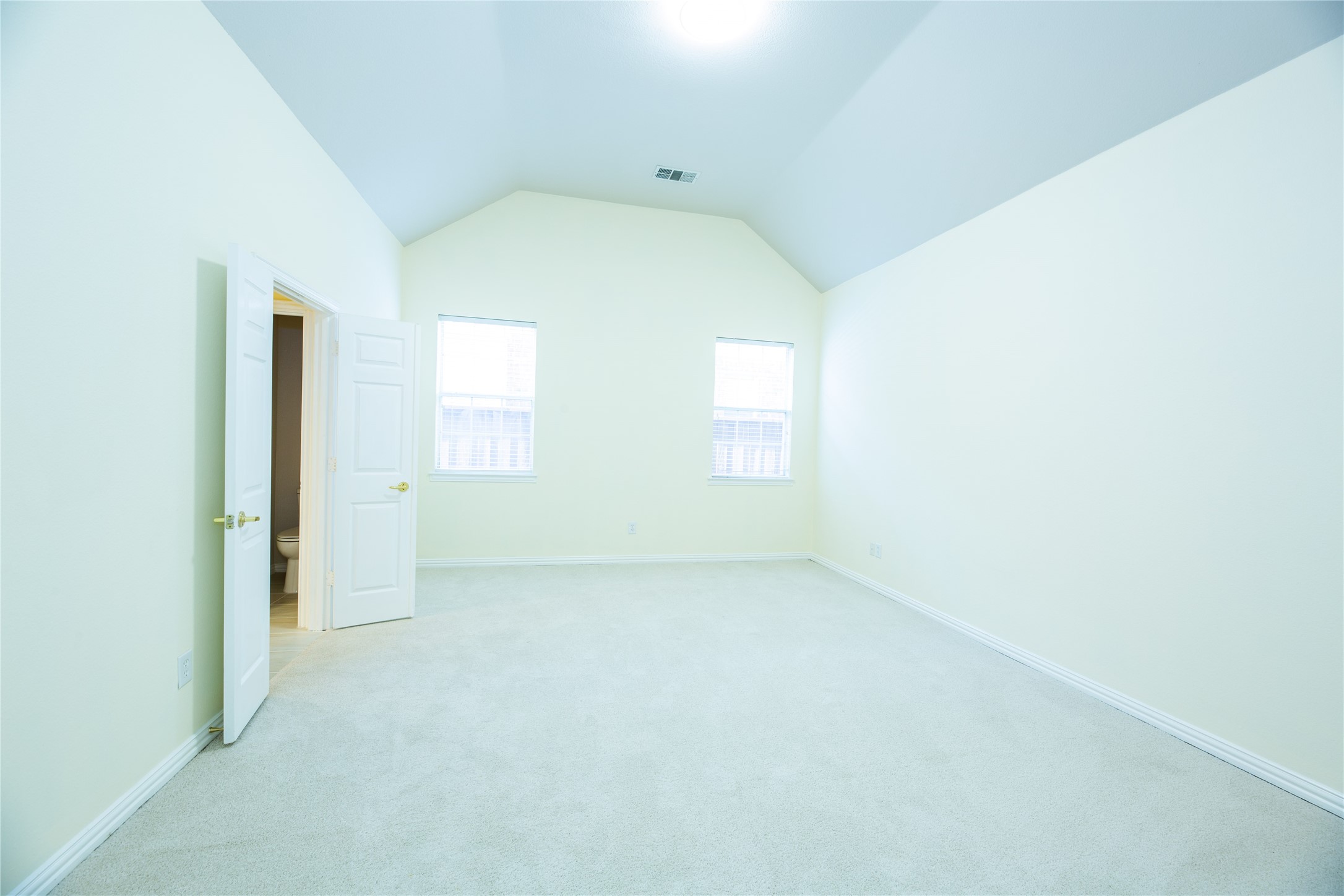 2033 Londonderry Drive