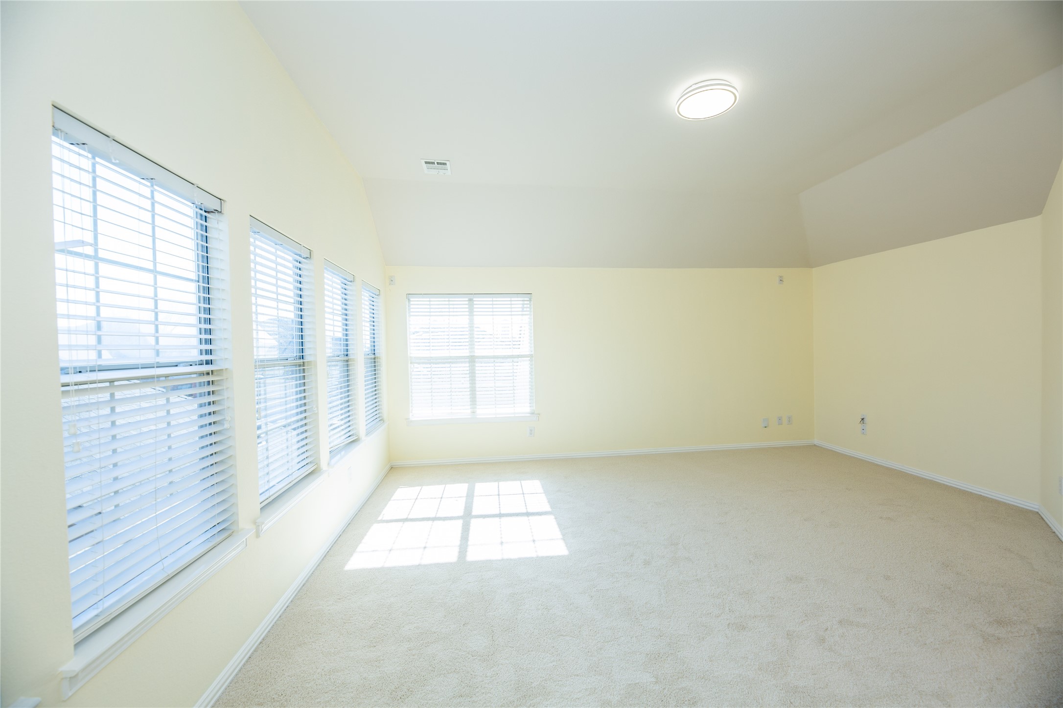 2033 Londonderry Drive