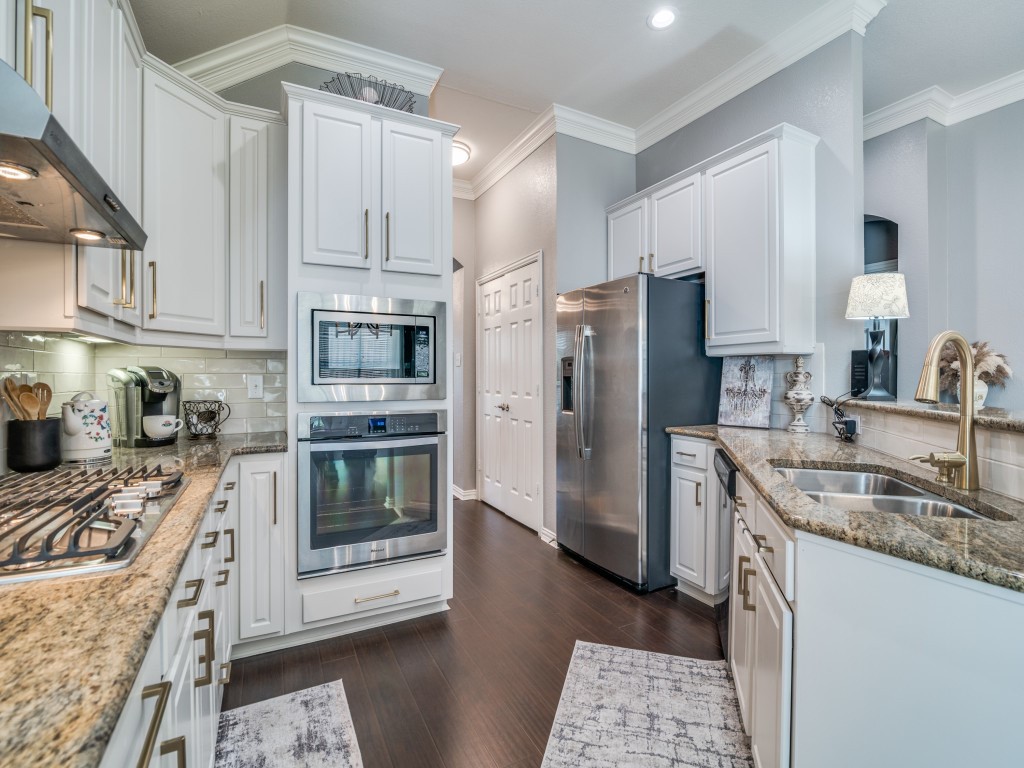 958 Briar Oaks Drive