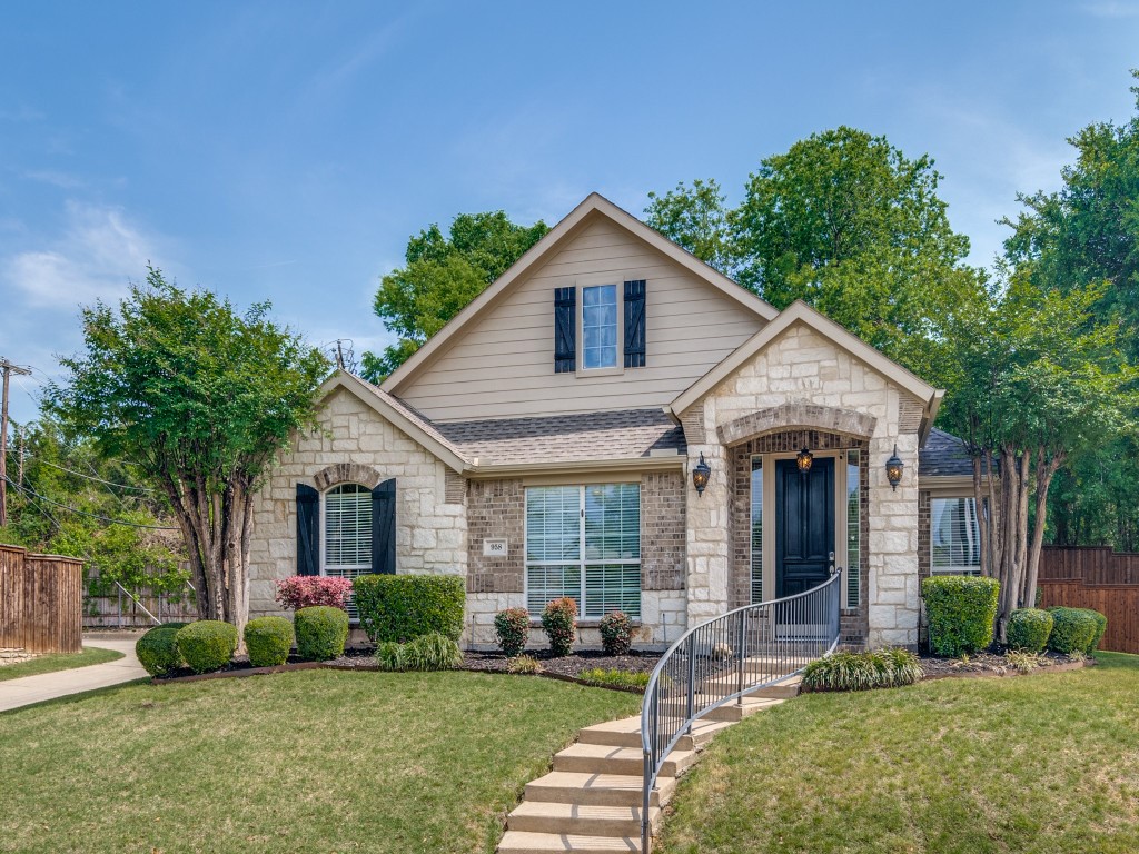 958 Briar Oaks Drive