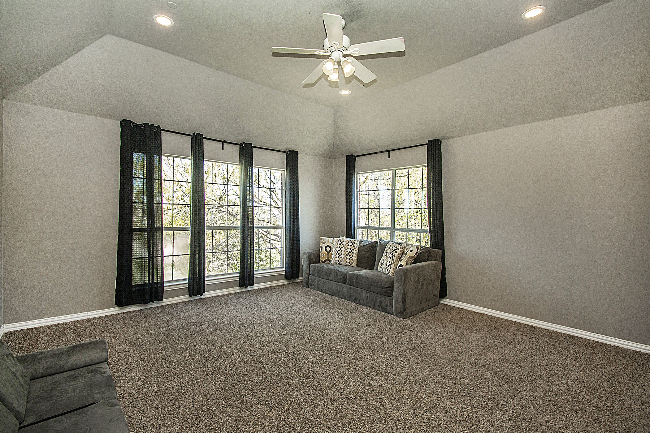 421 Long Cove Court