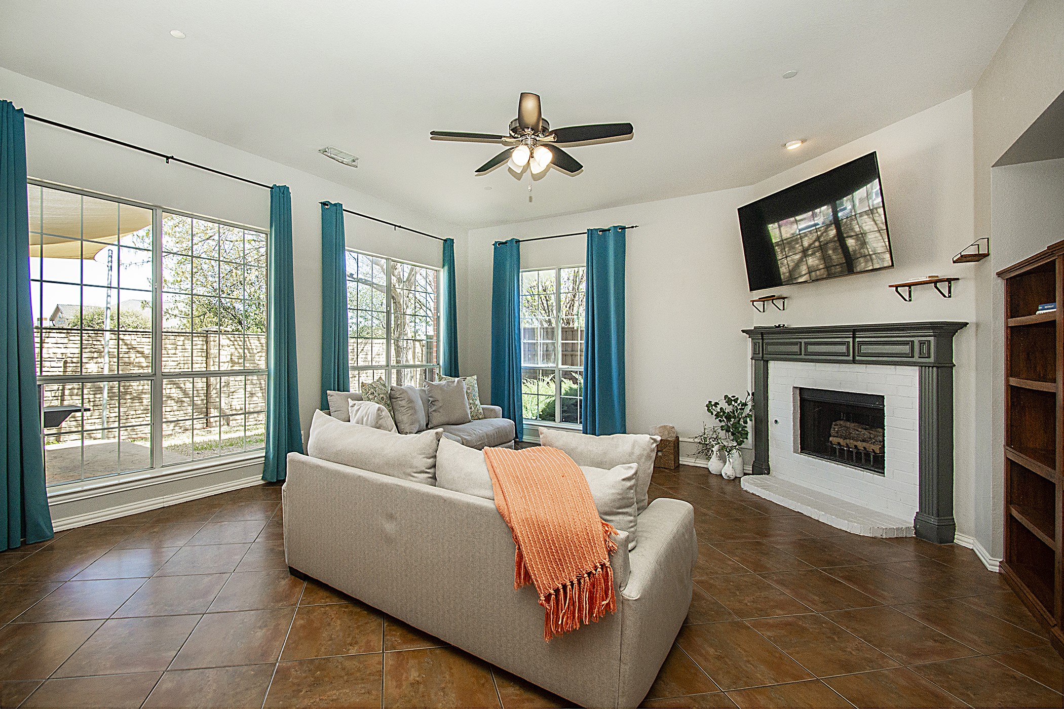 421 Long Cove Court