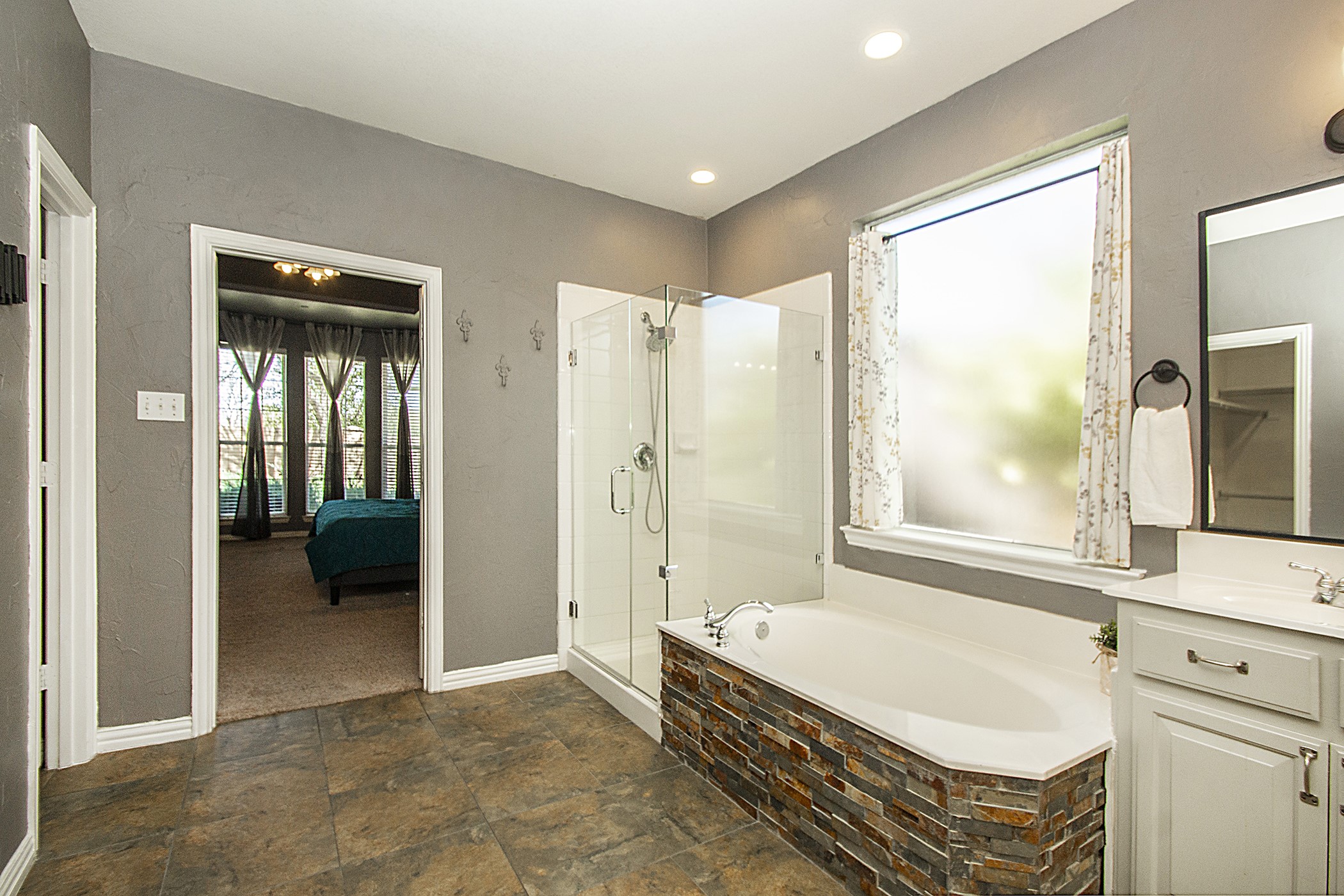 421 Long Cove Court
