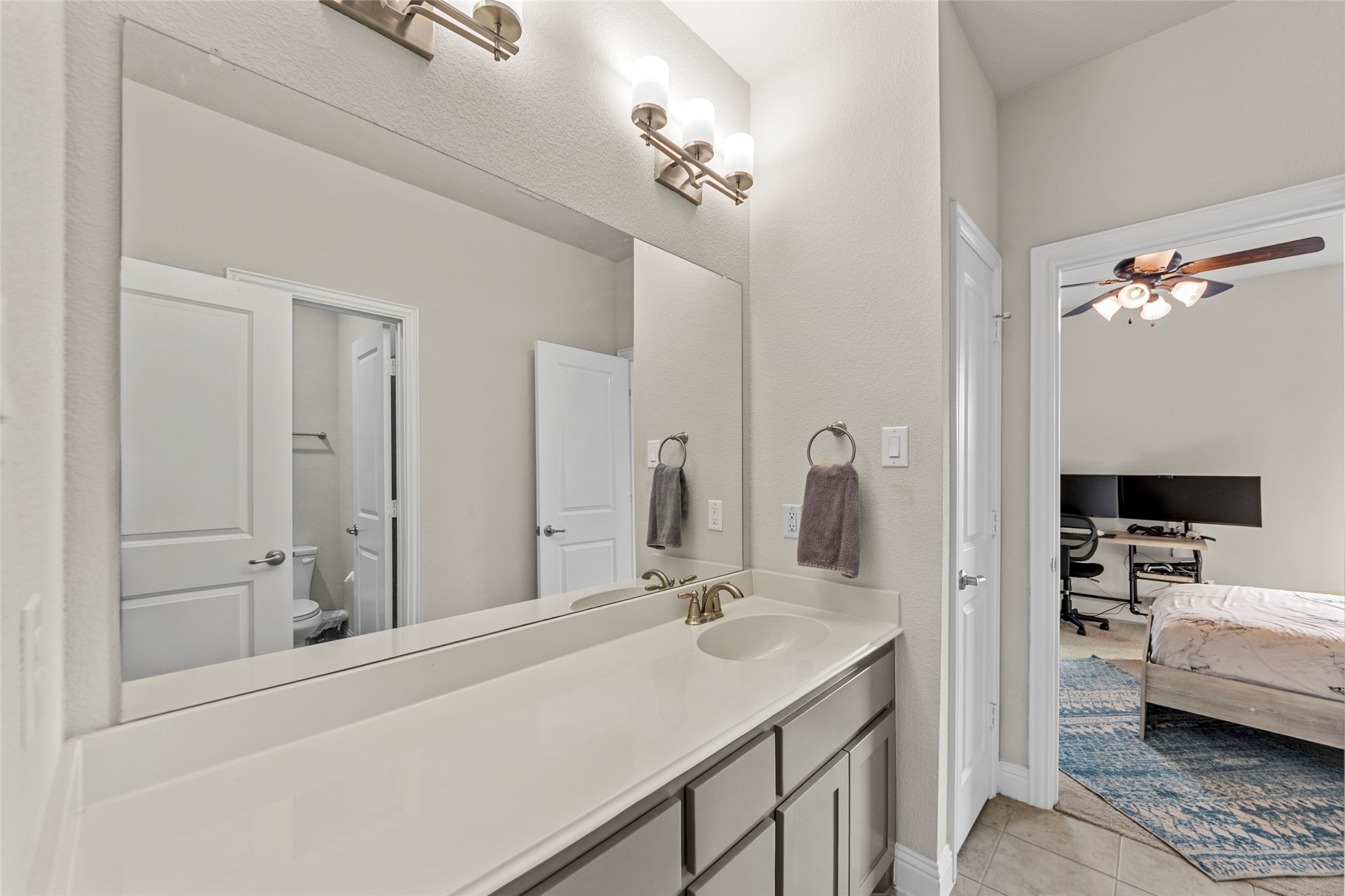 7017 St George S Drive