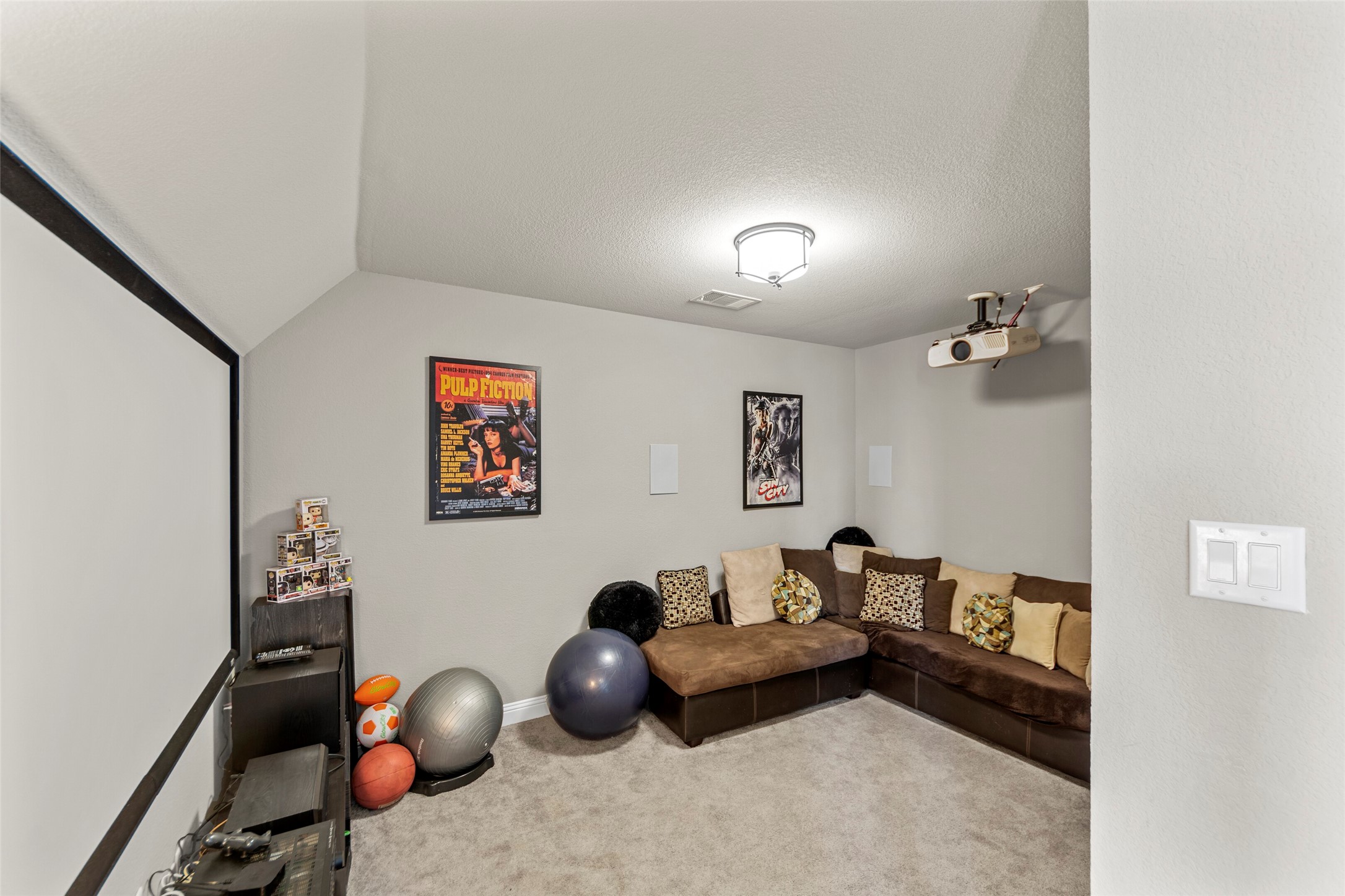 7017 St George S Drive