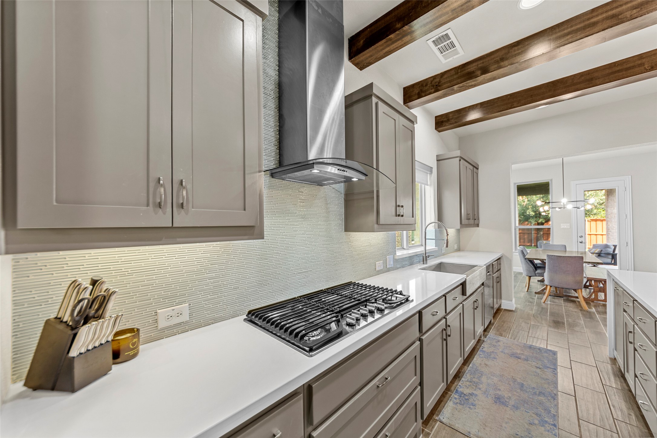 7017 St George S Drive