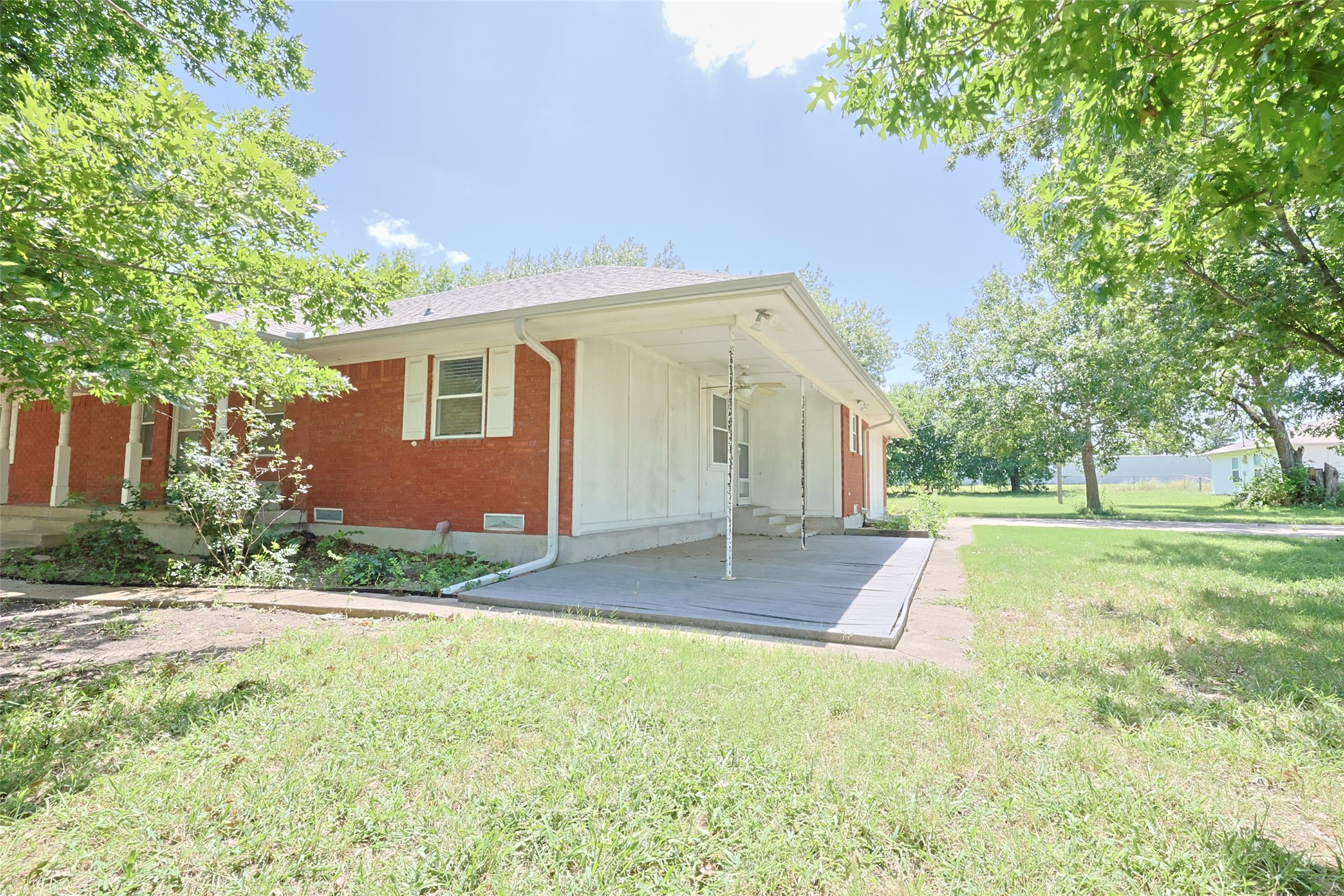 2550 W Lucas Road