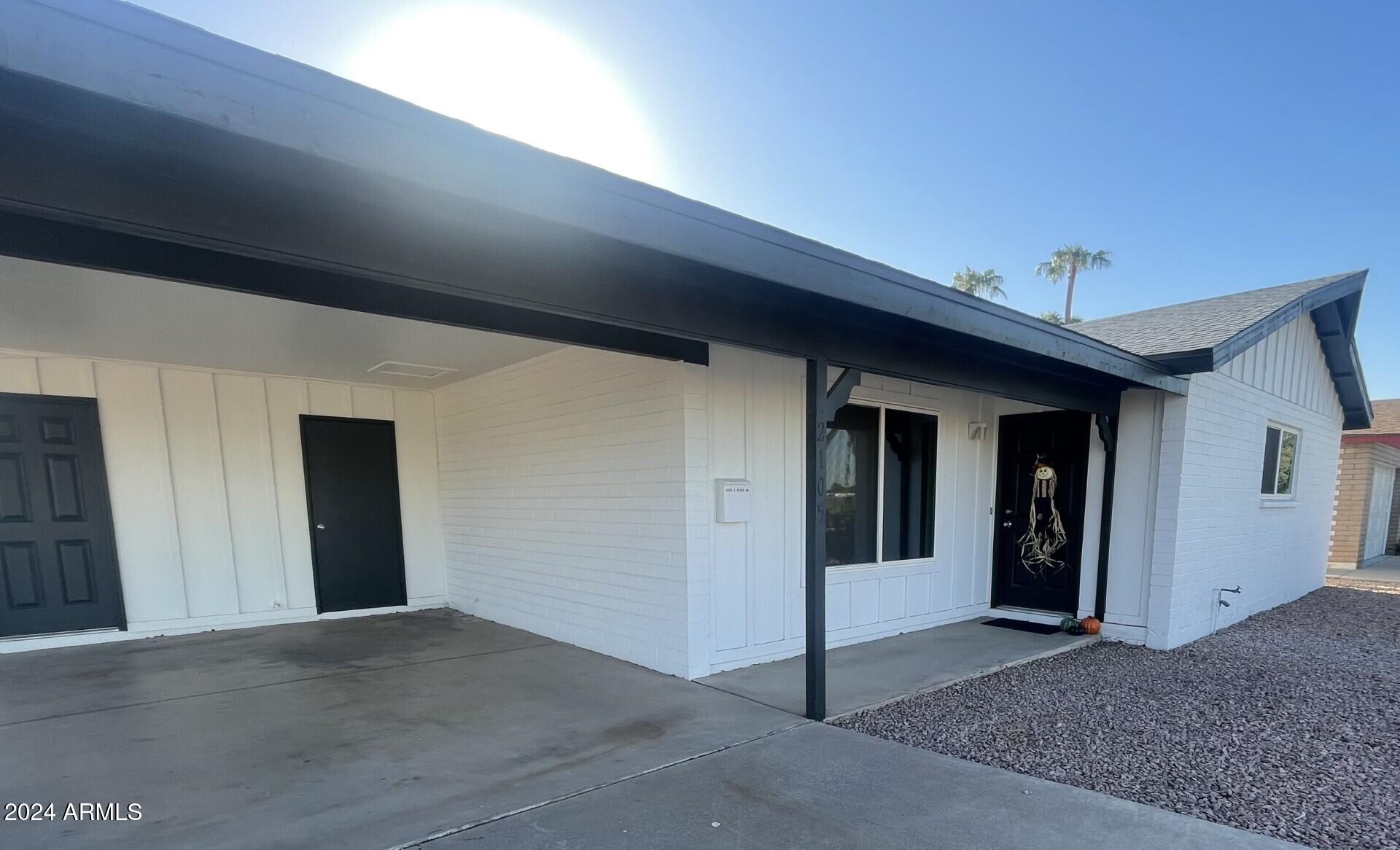 2105 S RIVER Drive