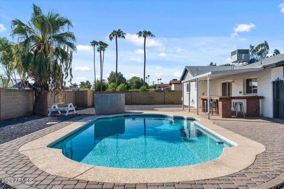 2105 S RIVER Drive