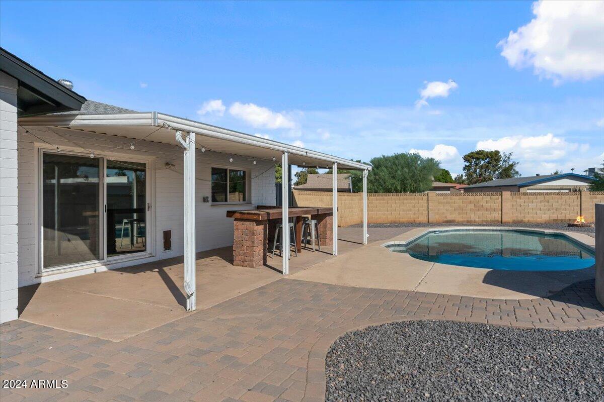 2105 S RIVER Drive