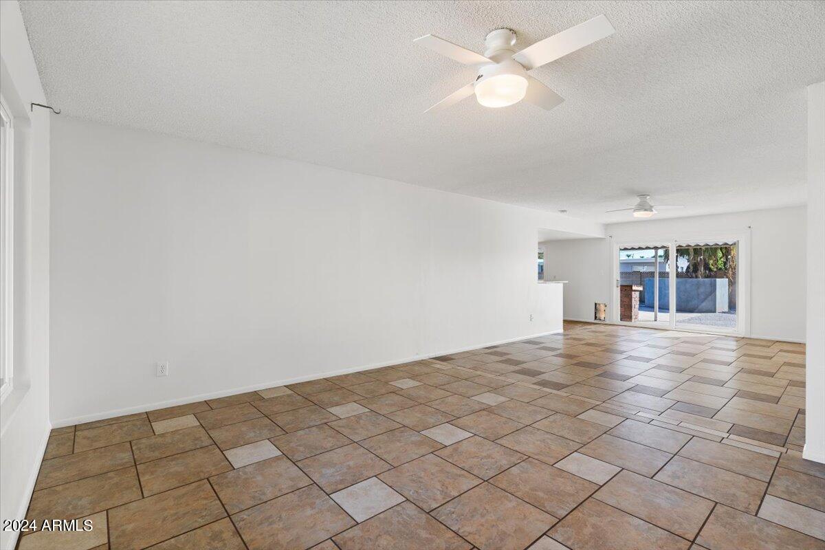 2105 S RIVER Drive