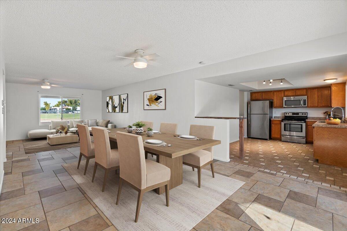 2105 S RIVER Drive