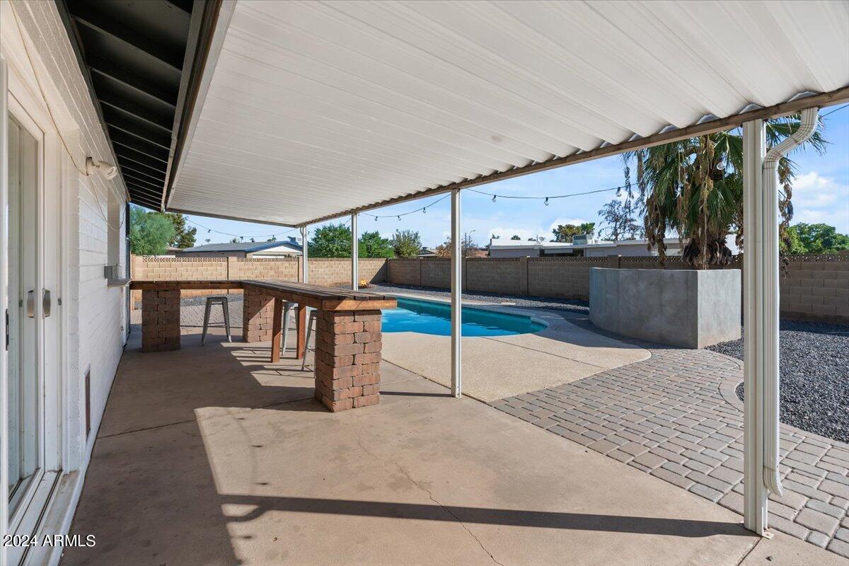 2105 S RIVER Drive