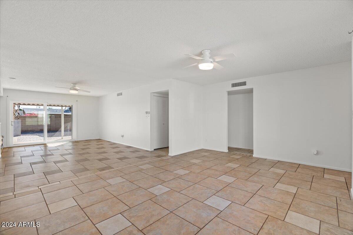2105 S RIVER Drive