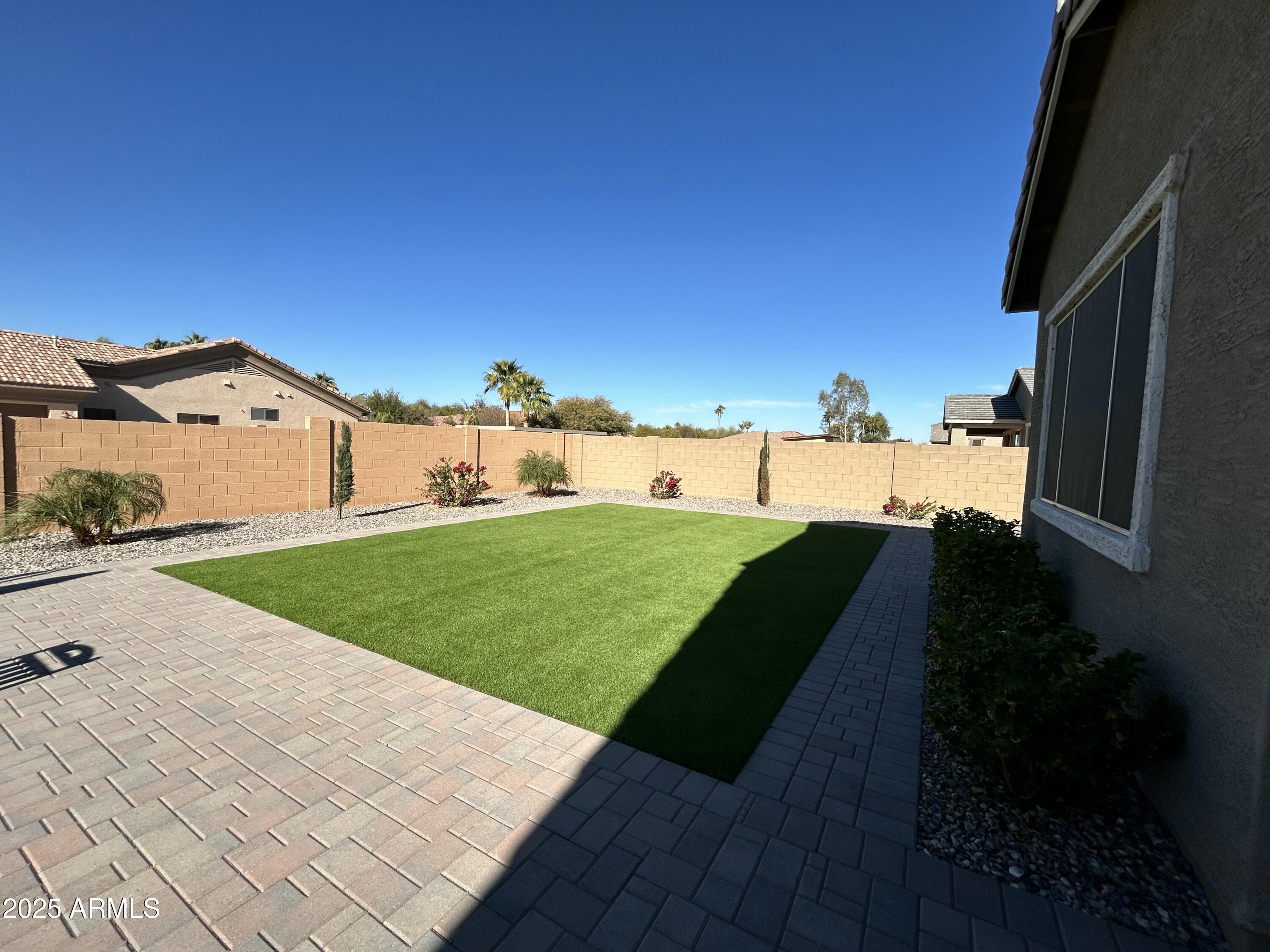 2507 N CASA GRANDE Avenue