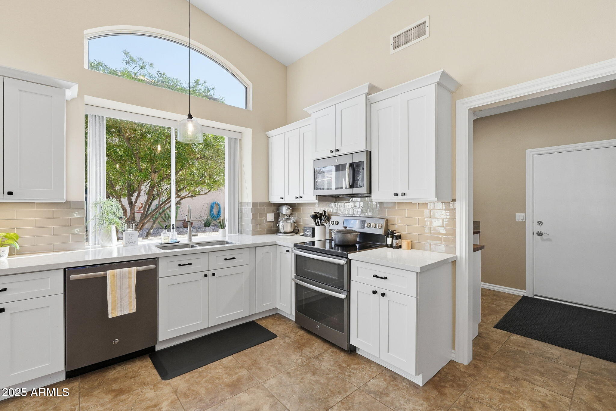 8696 E ALOE Drive