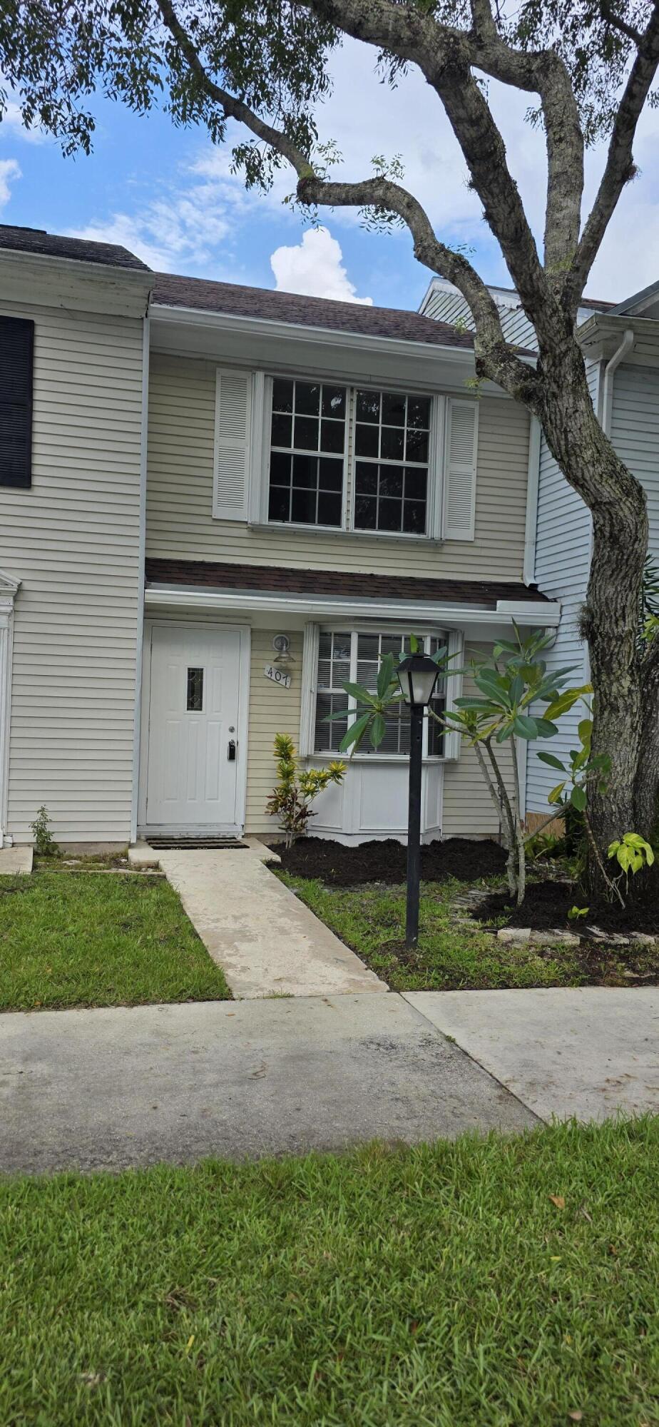 407 GEORGIAN PARK Drive