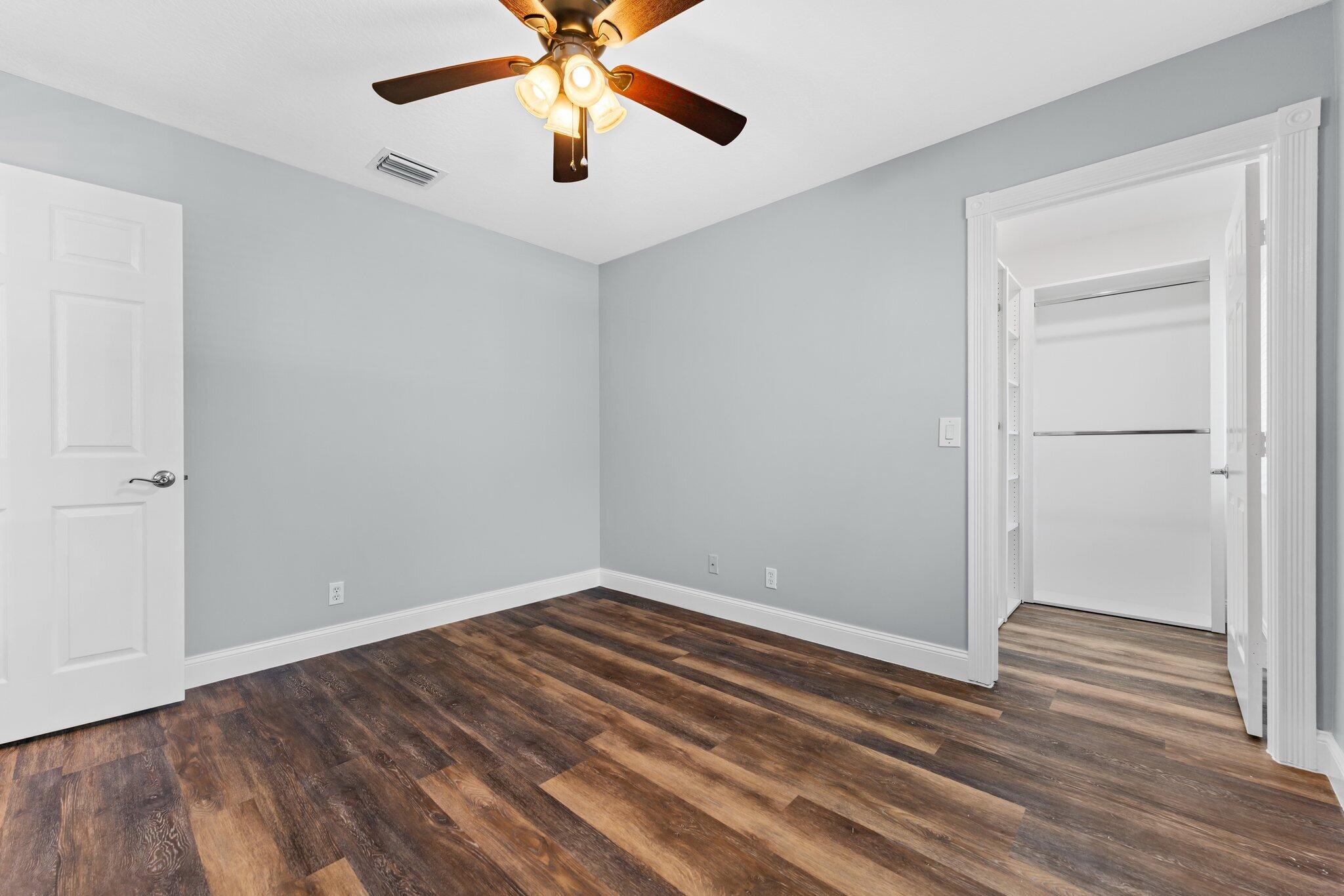 1019 N Egret Circle N