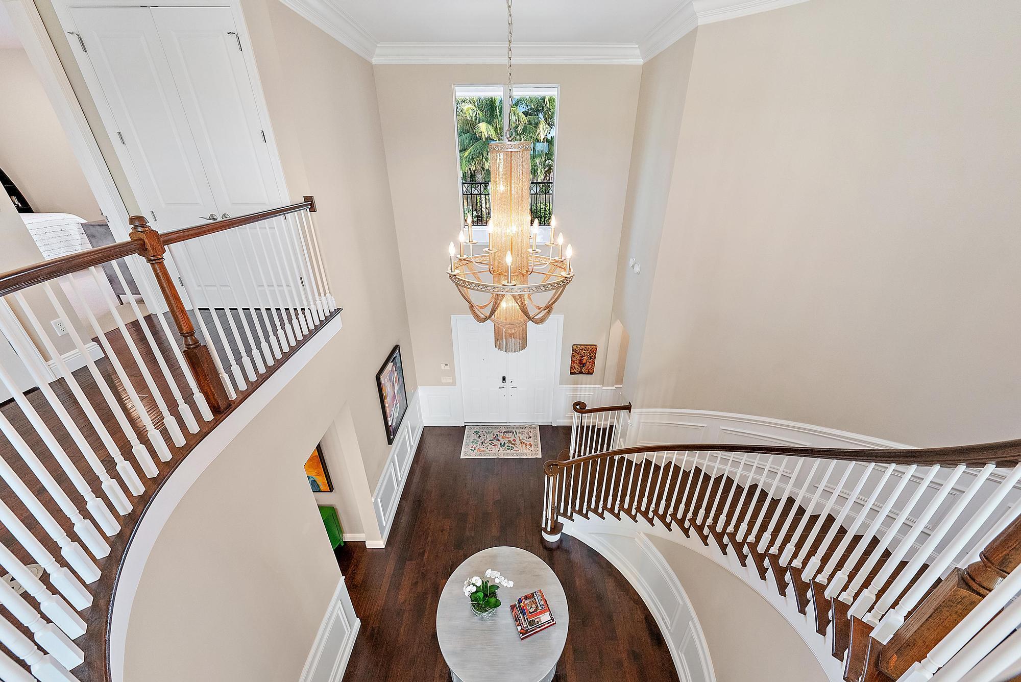 1607 E Hemingway Drive