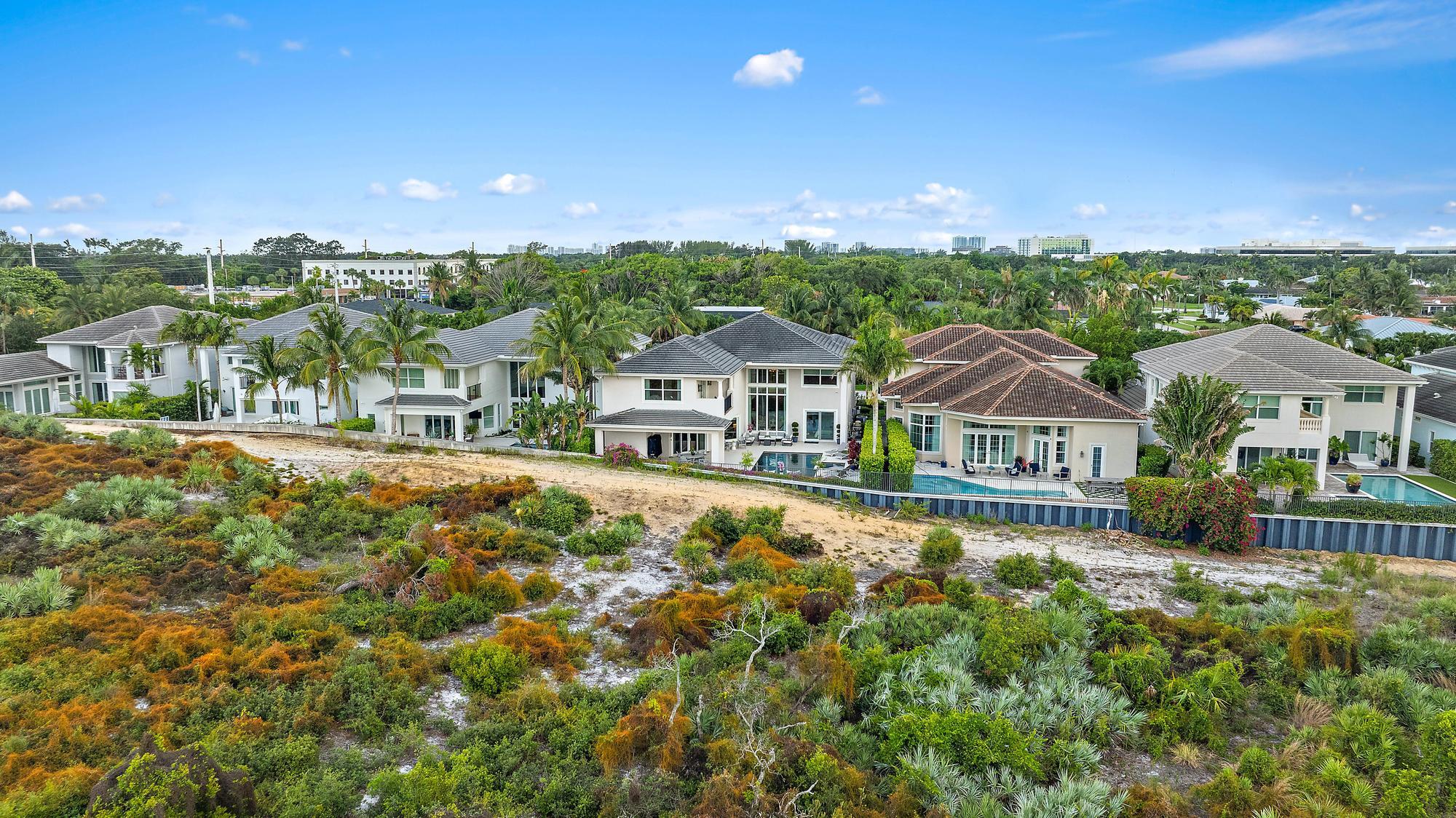 1607 E Hemingway Drive