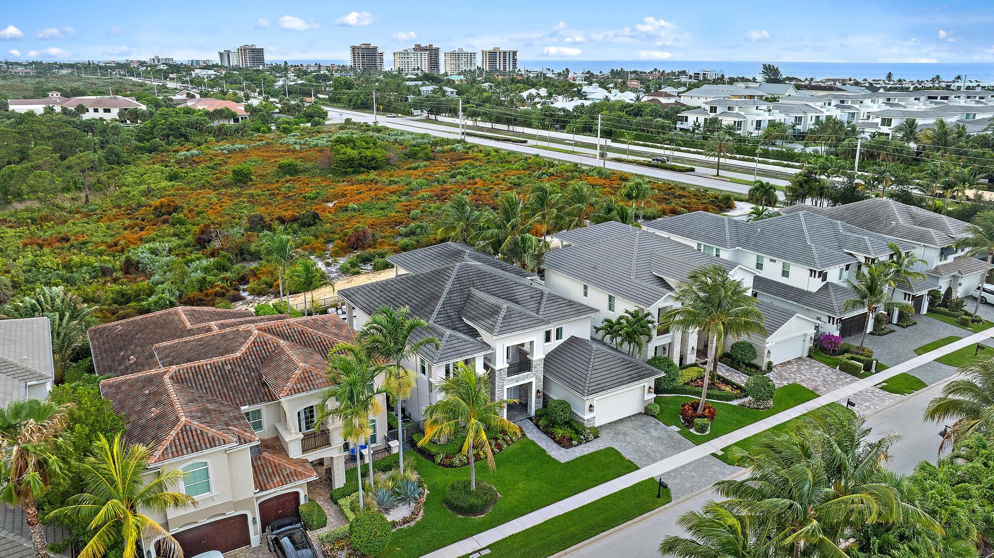 1607 E Hemingway Drive