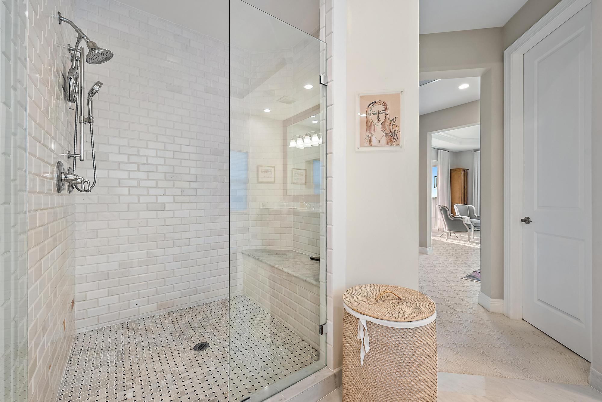 1607 E Hemingway Drive