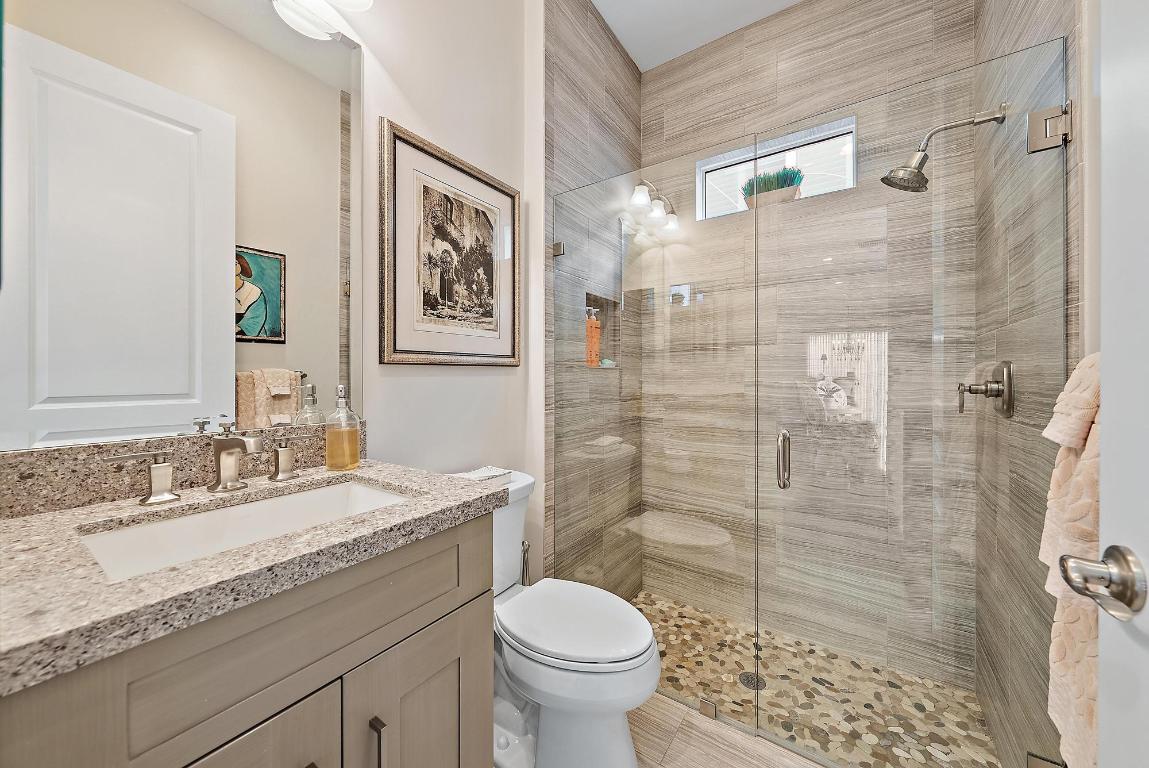 1607 E Hemingway Drive