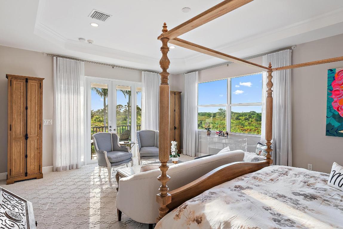 1607 E Hemingway Drive