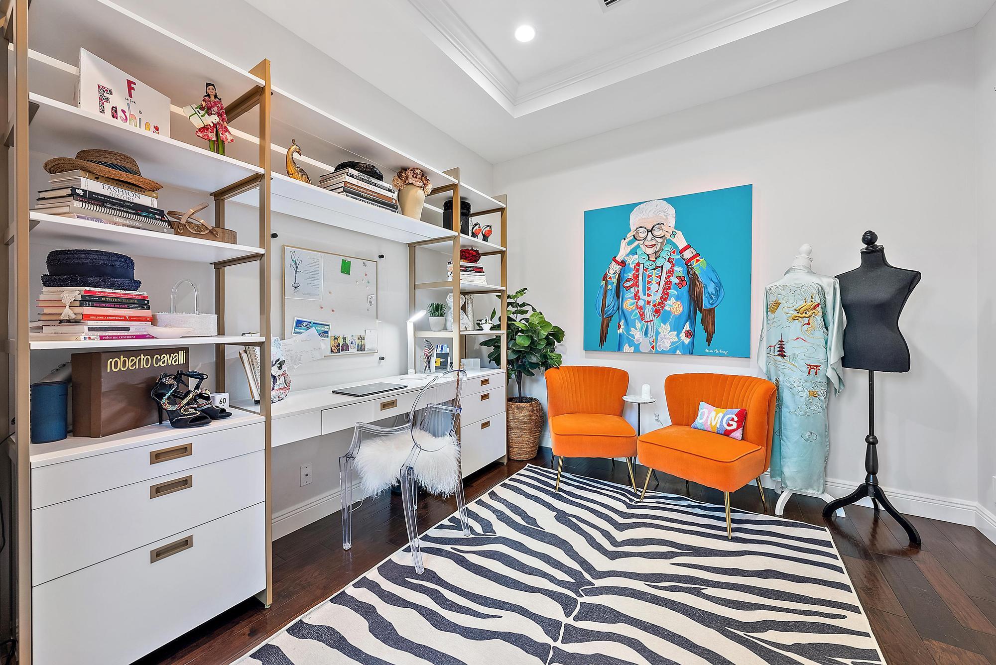 1607 E Hemingway Drive