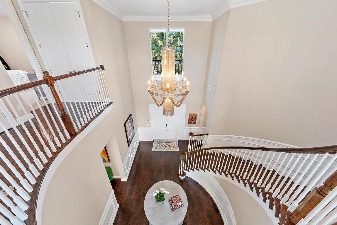 1607 E Hemingway Drive