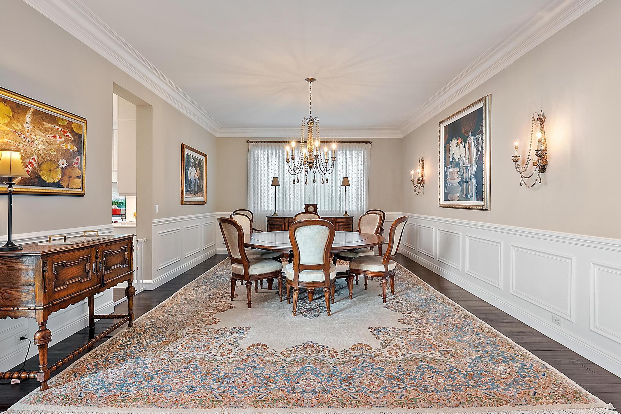 1607 E Hemingway Drive