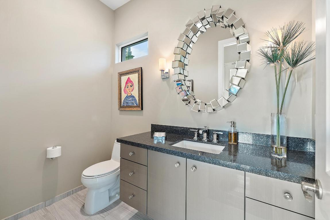 1607 E Hemingway Drive