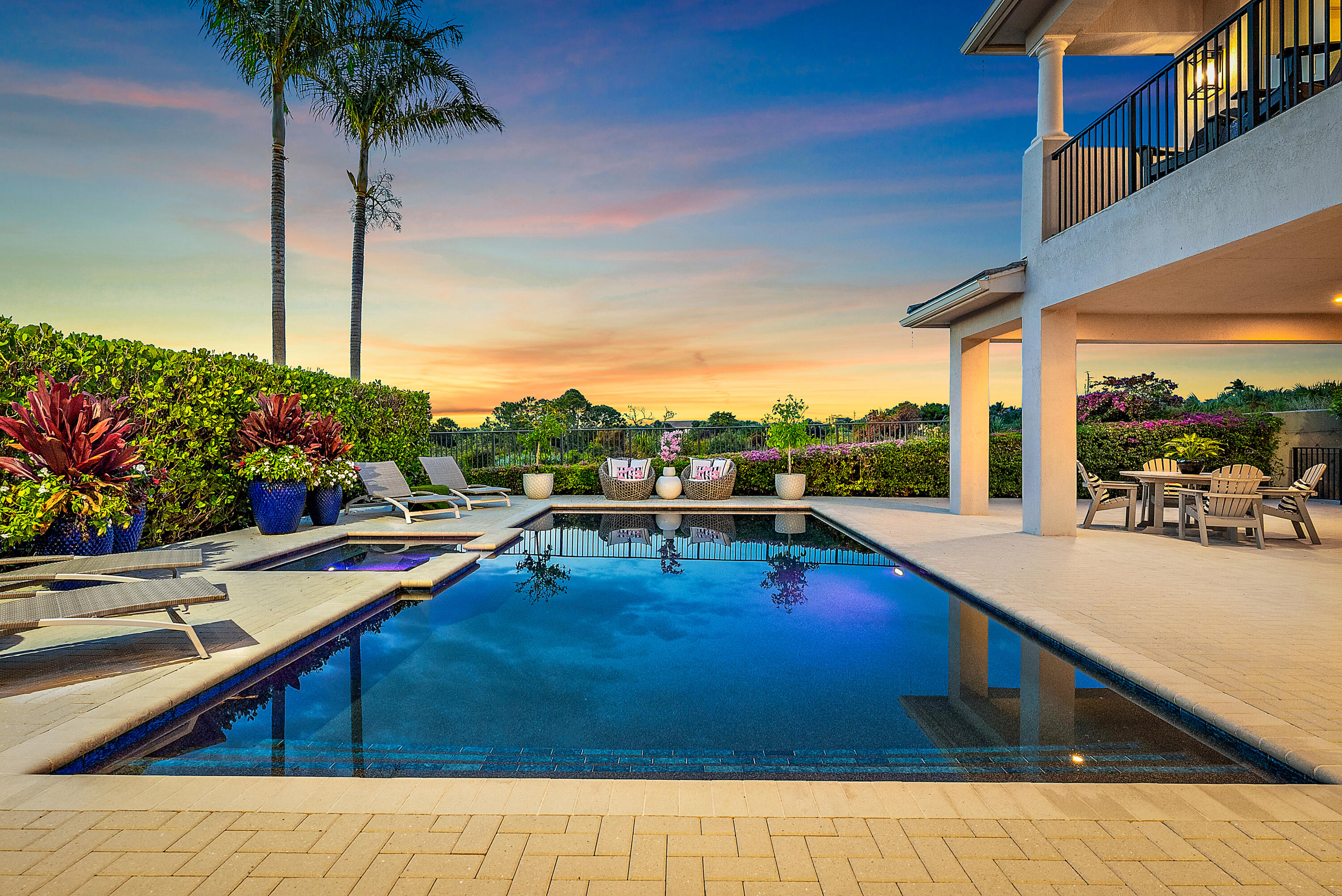 1607 E Hemingway Drive