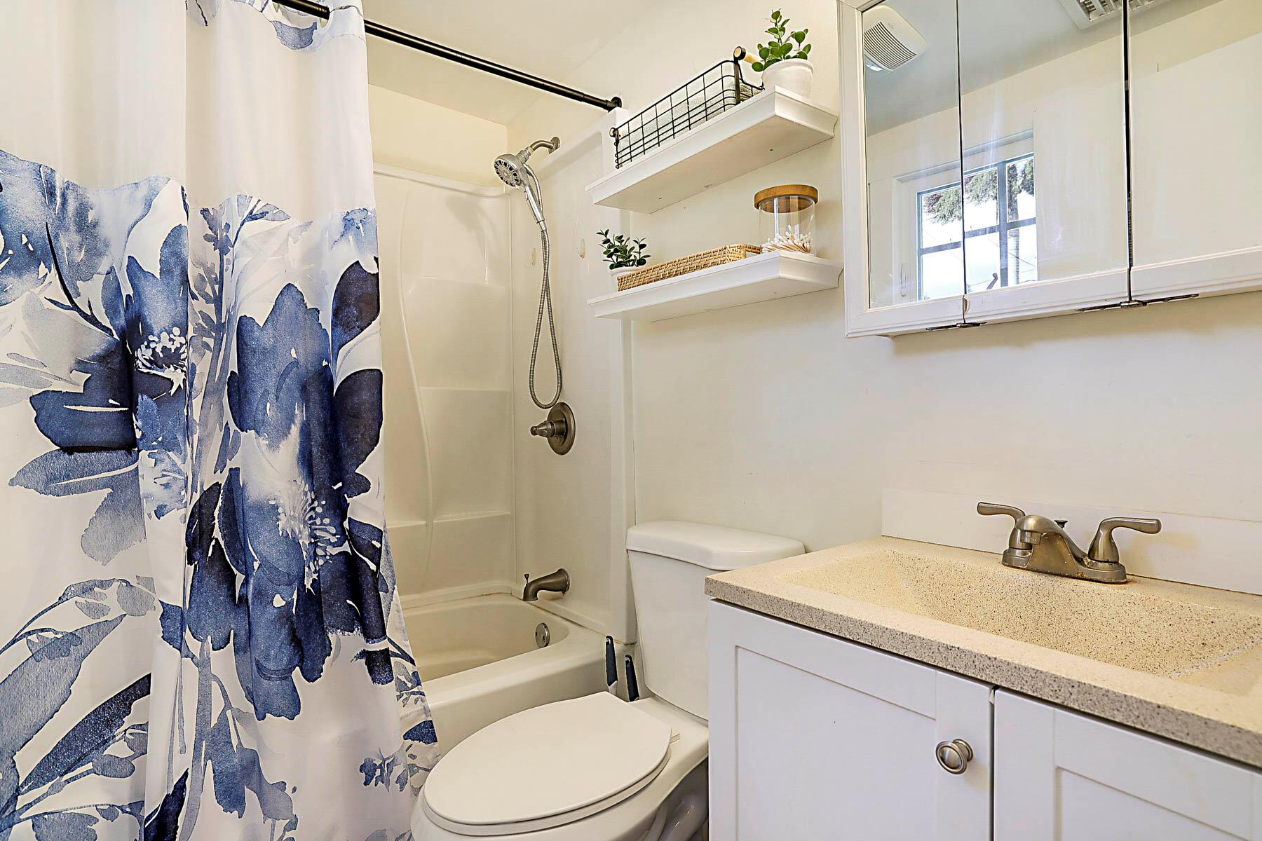 1017 SW Spruce Street