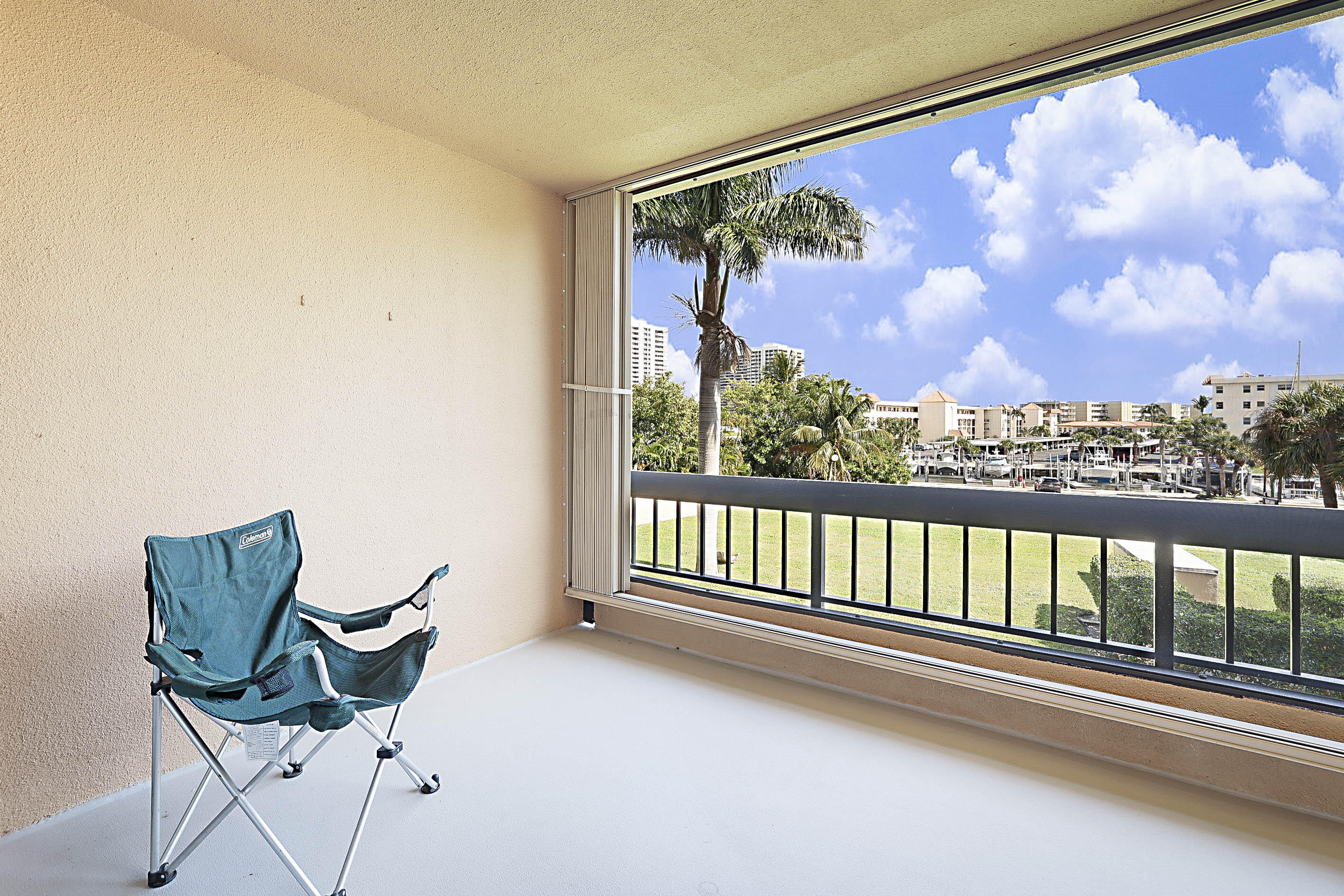 1036 Us Highway 1 216