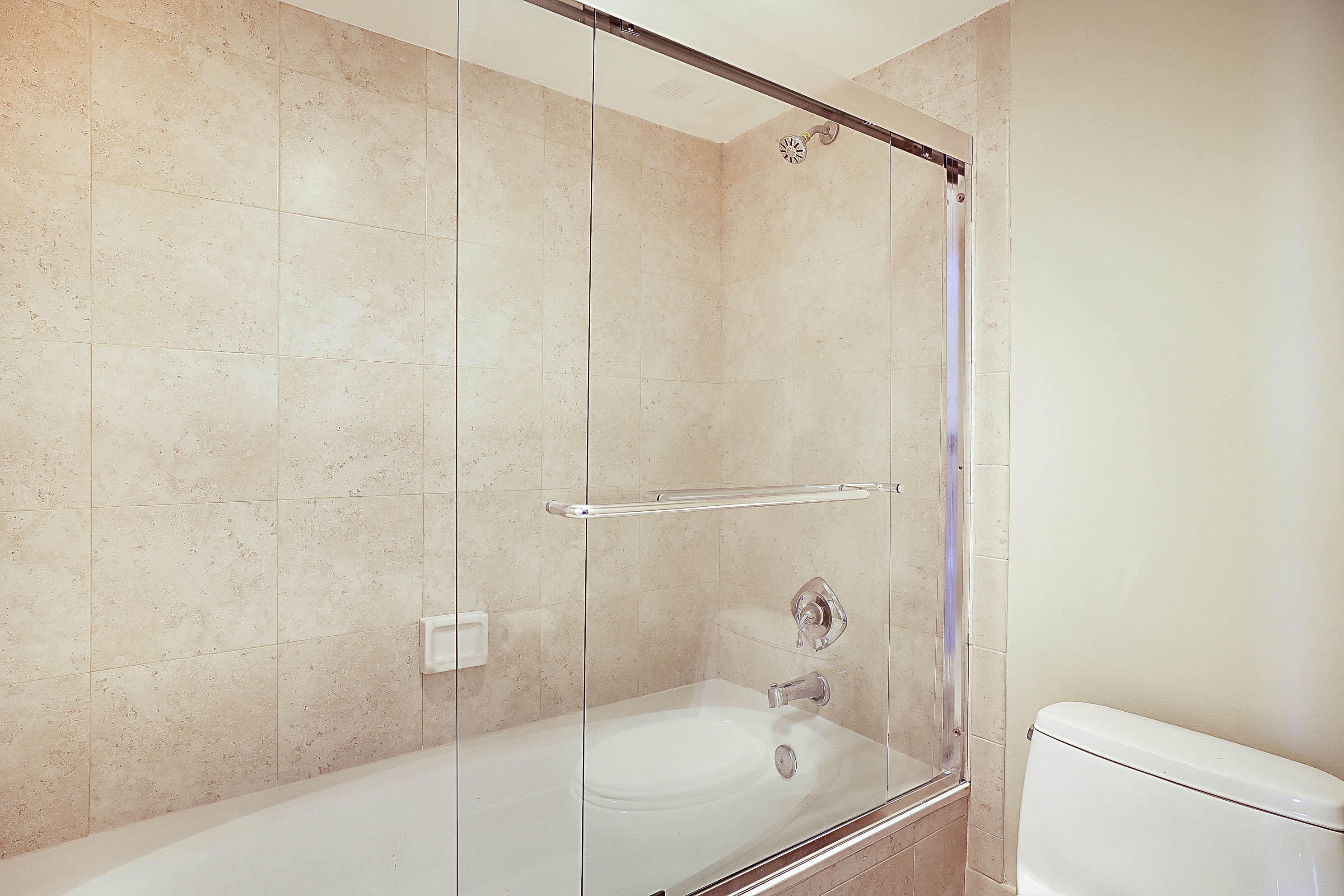 1036 Us Highway 1 216