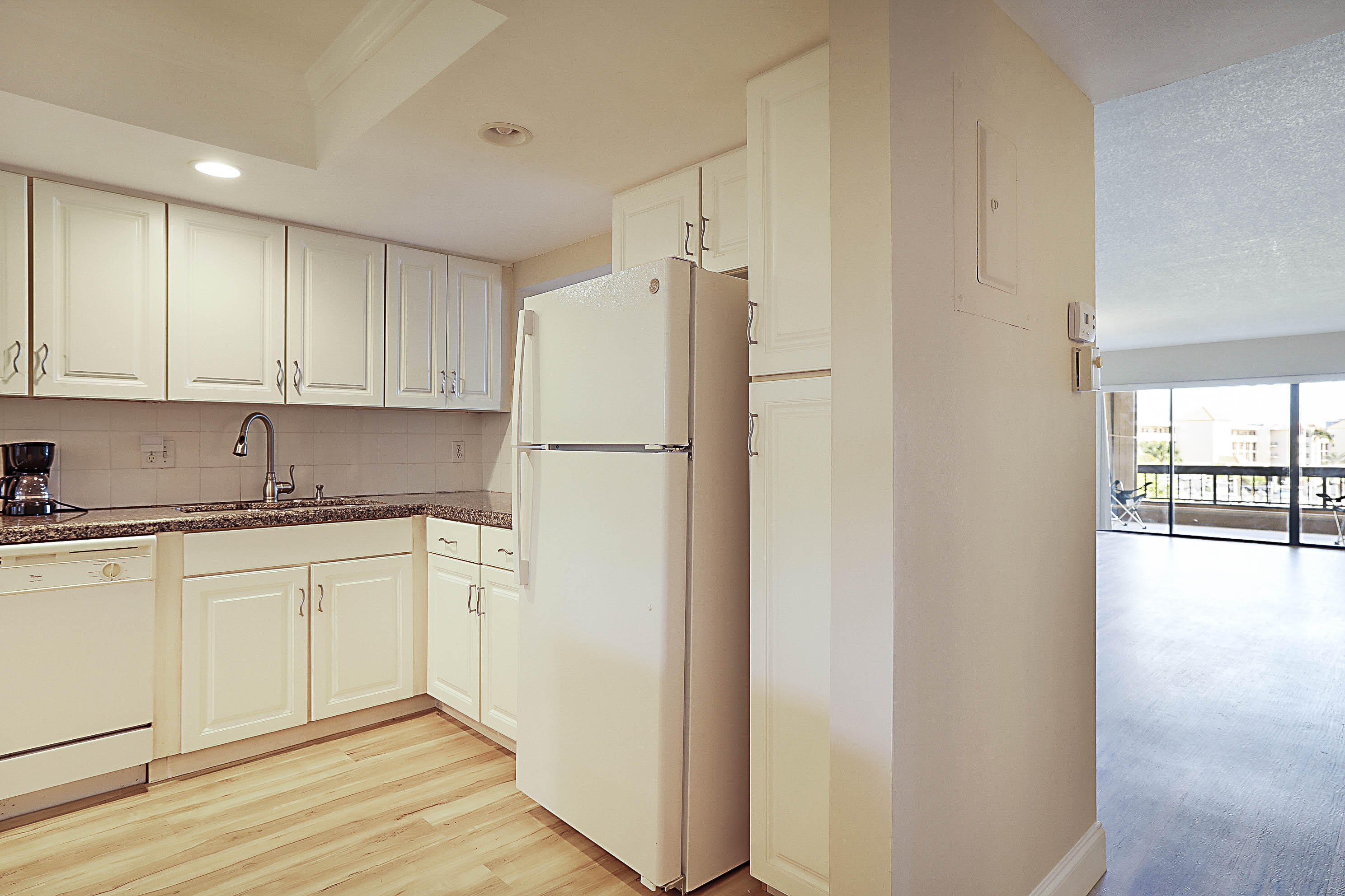 1036 Us Highway 1 216