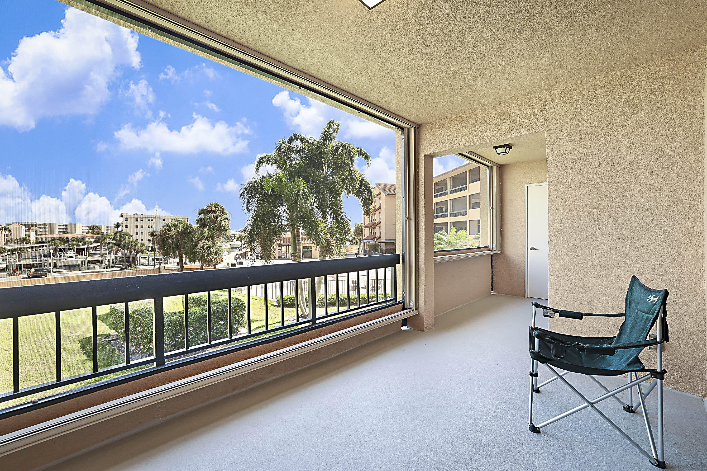 1036 Us Highway 1 216