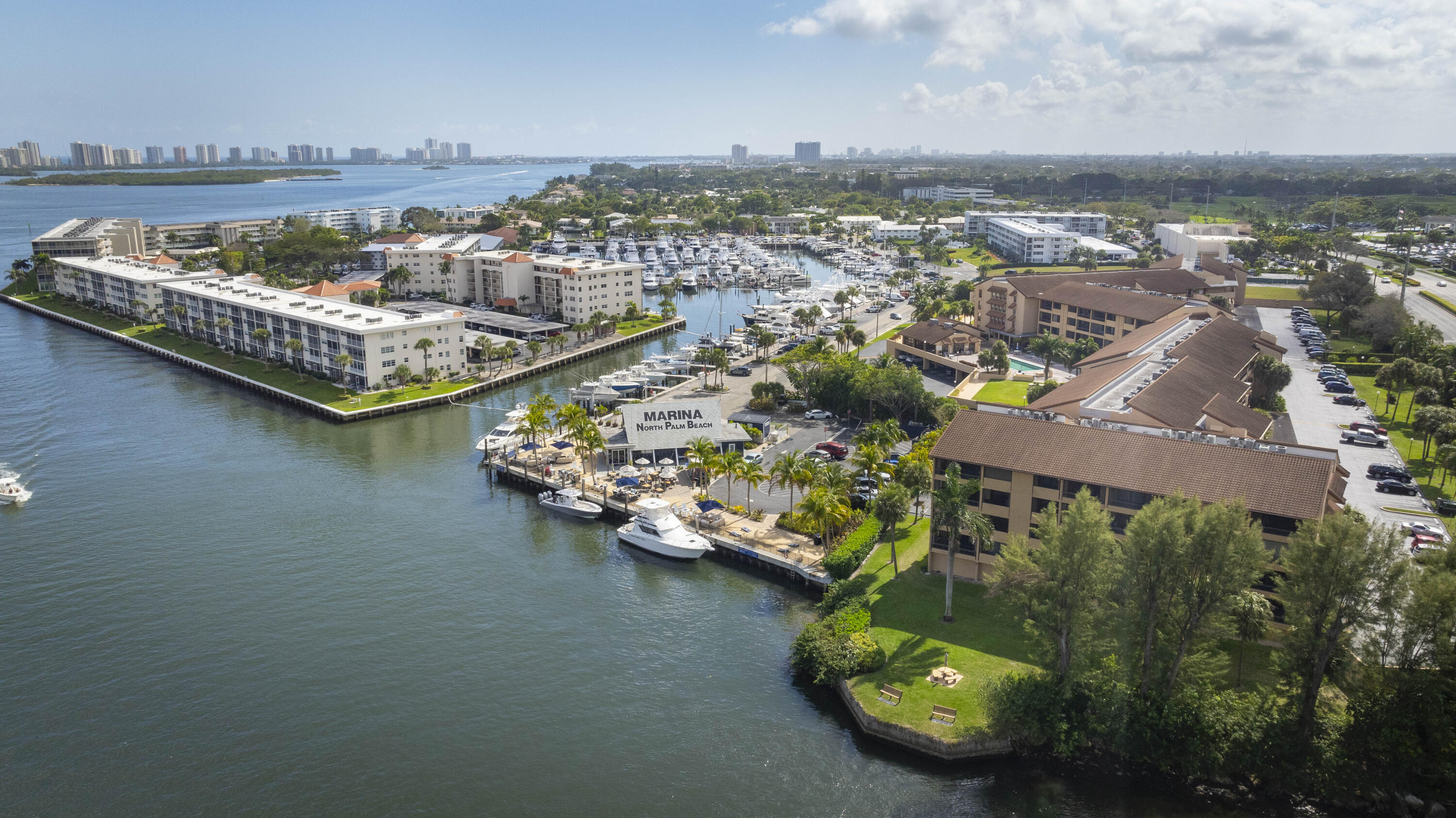 1036 Us Highway 1 216