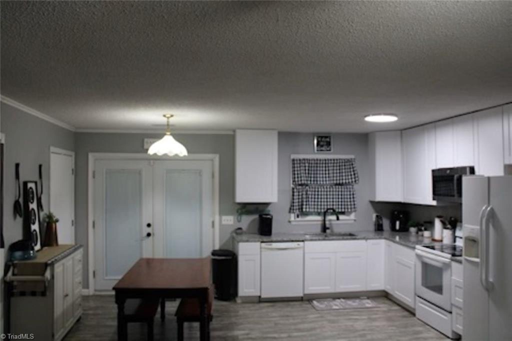 207 S Gold Branch Road