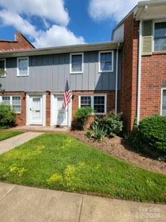 1300 Larchmont Place Unit: 310