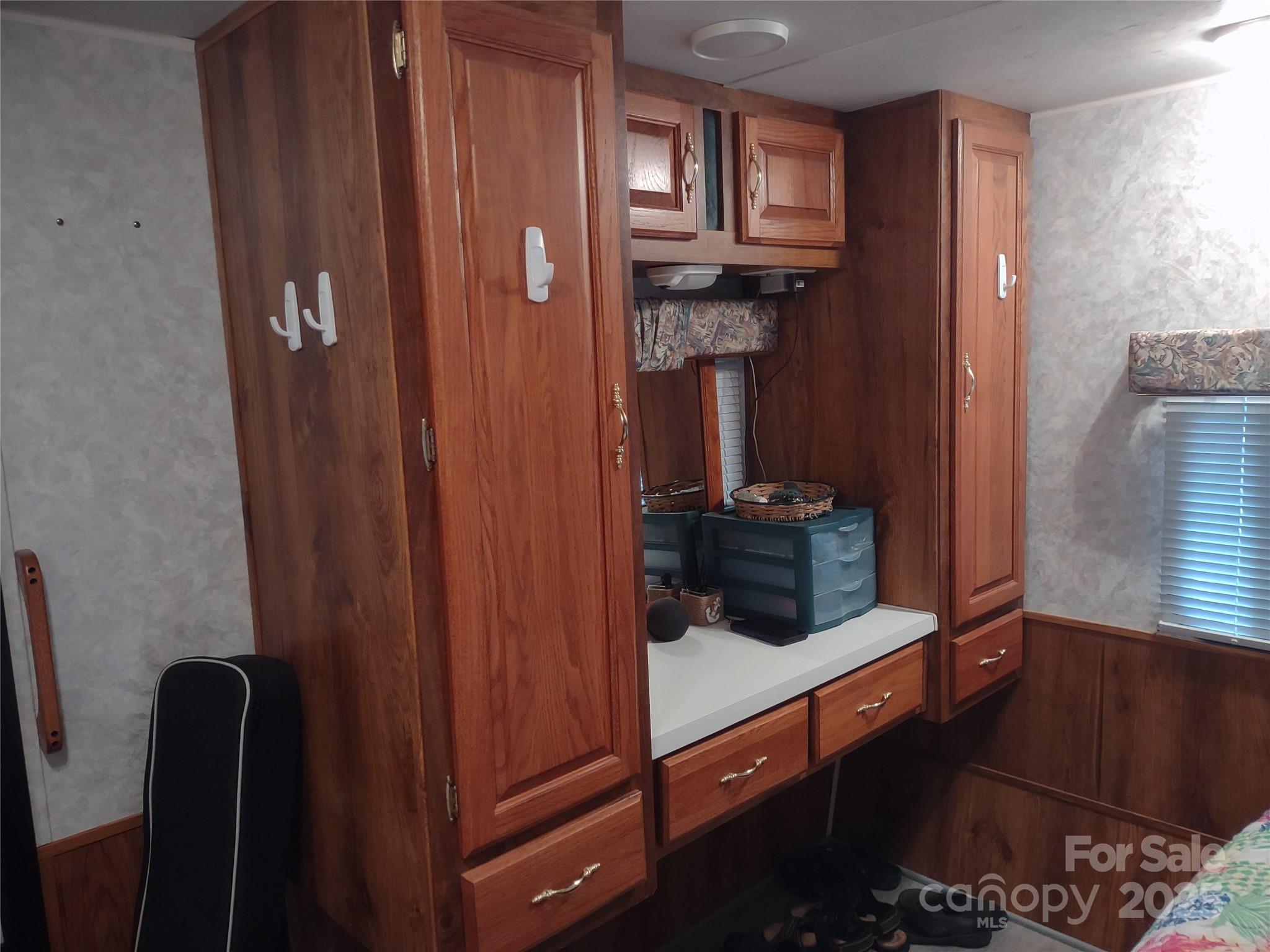 108 Captains Court