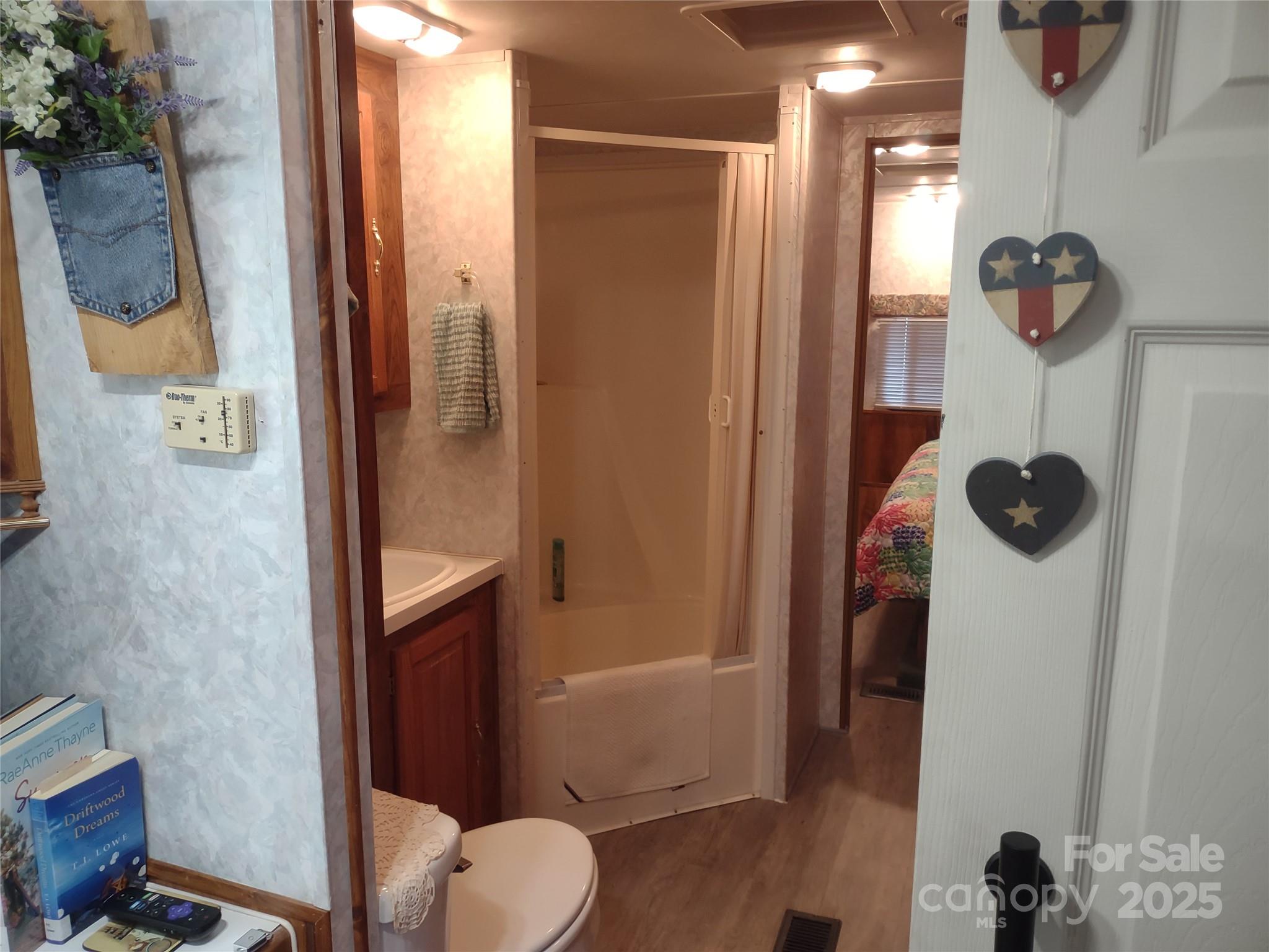 108 Captains Court